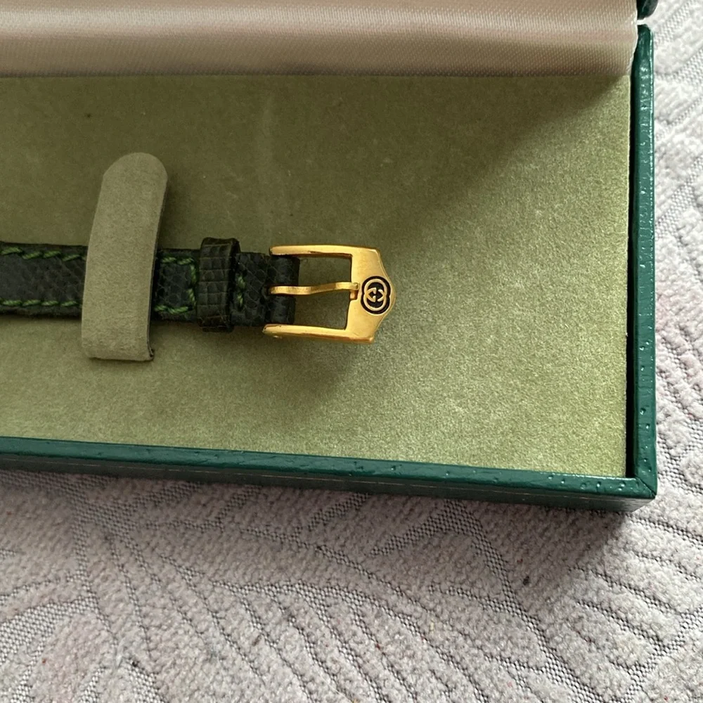 Gucci Women's Gold and Green Watch - Picture 4 of 5
